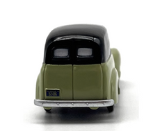 Load image into Gallery viewer, 1:87 Green Mini Van Wagon Delivery Classic Vintage Model Diecast Metal Car