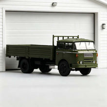 Load image into Gallery viewer, Perka 1:64 Green JN150 Heavy Delivery Truck Model Diecast Metal Car New Collection