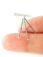 Load image into Gallery viewer, 1:64 Painted Figure Mini Model Miniature Resin Diorama Stargazing Camping Family