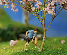 Load image into Gallery viewer, 1:64 Painted Figure Model Miniature Resin Diorama Sand Gardener Nurseryman Woman Collection