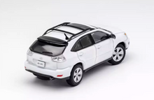Load image into Gallery viewer, GCD 1:64 White RX300 SUV Sports Surfboard Model Diecast Metal Car New