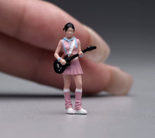 Load image into Gallery viewer, 1:64 Painted Figure Model Miniature Resin Pink Girl With Guitar Standing Lady