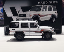 Load image into Gallery viewer, Masdi 1:64 White Land Cruiser LC76 ORV SUV Sports Model Diecast Metal Car New Collection