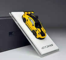 Load image into Gallery viewer, 1:64 SUHE Yellow 911 GT3 RS Sports Model Diecast Resin Car New Collection