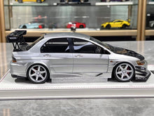 Load image into Gallery viewer, Onemodel 1:18 Silver Carbon Evo 9 IX Voltex Sports Model Diecast Resin Car New Collection