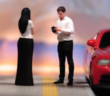 Load image into Gallery viewer, 1:64 Painted Figure Model Miniature Resin Diorama Sand Camera Man Photographer New Collection