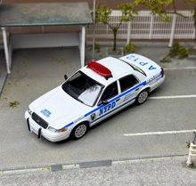 Load image into Gallery viewer, Rollin 1:64 White Auxiliary Police CV CROWN VICTORIA Model Diecast Metal Car