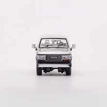Load image into Gallery viewer, GCD 1:64 Land Cruiser LC60 SUV Off Road Classic Model Diecast Metal Car