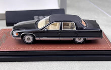 Load image into Gallery viewer, GOC 1:64 Black Fleetwood American Classic Model Diecast Metal Car New Collecction
