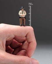 Load image into Gallery viewer, 1:64 Painted Unpainted Figure Model Miniature Resin Diorama Fat Sheriff Man Sand New