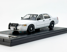 Load image into Gallery viewer, Rollin 1:64 White CV CROWN VICTORIA Police Model Diecast Metal Car New Collection
