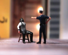 Load image into Gallery viewer, 1:64 Painted Figure Model Miniature Resin Diorama Sand Crimal Offender Hostage Collection