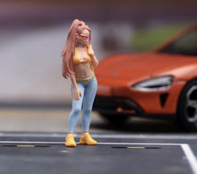 Load image into Gallery viewer, 1:64 Painted Figure Model Miniature Resin Sand Diorama Pretty Girl Trendy Look
