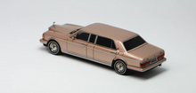 Load image into Gallery viewer, GFCC 1:64 Gold 1998 Silver Spur Park Ward Luxury Model Diecast Metal Car New Collection