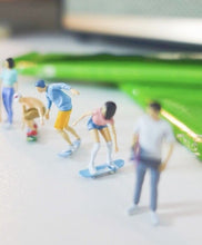 Load image into Gallery viewer, 1:64 Painted Figure Model Miniature Resin Diorama Sand Skateboarding Skating TOY