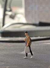 Load image into Gallery viewer, 1:64 Painted Figure Mini Model Miniature Car Scenes Resin Casual Man Carring Bag