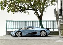 Load image into Gallery viewer, Tarmac 1:64 Blue Regera Racing Sports Model Diecast Metal Car New Collection