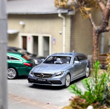 Load image into Gallery viewer, King 1:64 ice Blue CLS63 Shooting Brake Wagon Sport Model Diecast Metal Car