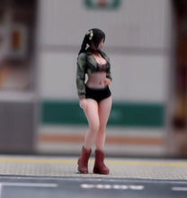 Load image into Gallery viewer, 1:64 Painted Figure Model Miniature Resin Sand Diorama Cool Pretty Girl Beauty