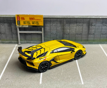 Load image into Gallery viewer, MINIGT 1:64 Green Aventador SVJ Racing Sports Model Diecast Metal Car #563