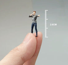 Load image into Gallery viewer, 1:64 Painted Figure Mini Model Toy Miniature Car Scenes Resin Man Singer Singing
