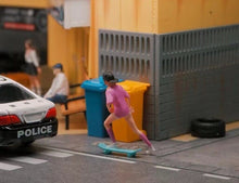 Load image into Gallery viewer, 1:64 Painted Figure Mini Model Miniature Resin Diorama Sand Skate Board Girl