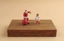 Load image into Gallery viewer, 1:64 Painted Figure Model Miniature Resin Diorama Sand Santa Gift Girl Christmas