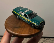 Load image into Gallery viewer, Rollin 1:64 Vermont Police VSP CV CROWN VICTORIA Model Diecast Metal Car New Collection
