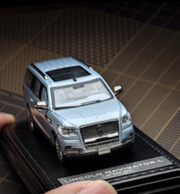 Load image into Gallery viewer, WTX 1:64 Blue Navigator L Full Sized SUV Sports Model Diecast Metal Car New Collection