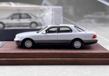 Load image into Gallery viewer, FW 1:64 White LS400 XF10 UCF10 Sedan Sports Model Diecast Metal Car New Collection