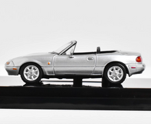 Load image into Gallery viewer, HJ 1:64 JDM Miata MX5 Eunos Roadster Racing Sports Model Diecast Metal Car
