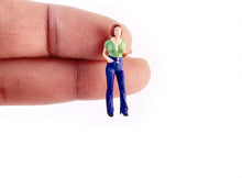 Load image into Gallery viewer, 1:64 Painted Figure Mini Model Miniature Resin Diorama Bestie Girls Gathering New