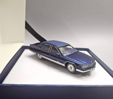 Load image into Gallery viewer, GOC 1:64 Blue Fleetwood Naiska Garage Classic Model Diecast Metal Car New Collection
