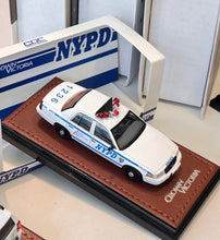 Load image into Gallery viewer, GOC 1:64 HEC White Crown Victoria CV US Police Model Diecast Metal Car New Collection