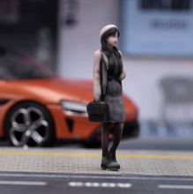 Load image into Gallery viewer, 1:64 Painted Figure Model Miniature Resin Sand Diorama Pretty Girl Lady Beret