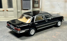 Load image into Gallery viewer, Maxwell 1:64 Black 450SEL W116 Sedan Classic Sport Model Diecast Metal Car New