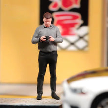 Load image into Gallery viewer, 1:64 Painted Figure Model Miniature Resin Diorama Sand Camera Man Photographer New Collection