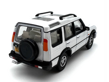 Load image into Gallery viewer, 1:76 White Discovery 2 V8 SUV ORV Sports Model Diecast Metal Car New Collection