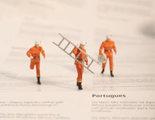 Load image into Gallery viewer, 1:64 Painted Figure Mini Model Miniature Resin Diorama Sand Fire Fighter Man Toy Collection