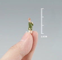 Load image into Gallery viewer, 1:64 Painted Figure Mini Model Toy Miniature Car Scenes Resin Kneeling Girl Lady