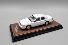 Load image into Gallery viewer, GOC 1:64 White Crown Victoria EN114 Street Package Model Diecast Metal Car New