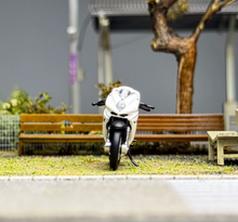 Load image into Gallery viewer, CM 1:64 White MV Agusta F3 Rosso Girl Figure Motorcycle Model Diecast Metal