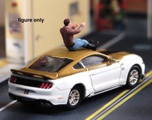 Load image into Gallery viewer, 1:64 Painted Unpainted Figure Model Miniature Resin Diorama Sand Toy Drving Man