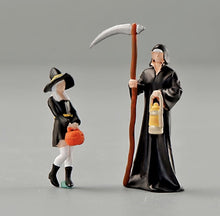 Load image into Gallery viewer, 1:64 Painted Figure Mini Model Miniature Resin Diorama Sand Halloween Witch Girl