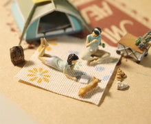 Load image into Gallery viewer, 1:64 Painted Figure Model Miniature Resin Diorama Sand Outdoor Camping picnic