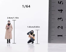 Load image into Gallery viewer, 1:64 Painted Figure Model Miniature Resin Diorama street interview Host Camera B