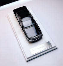 Load image into Gallery viewer, MK 1:64 Black HEC Lincoln Town Car Luxury Sedan Model Diecast Metal Car New Collection