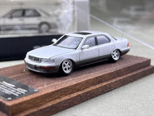Load image into Gallery viewer, FW 1:64 White VIP LS400 XF10 UCF10 Sedan Sports Model Diecast Metal Car New Collection