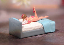 Load image into Gallery viewer, 1:64 Painted Figure Model Miniature Resin Diorama Sand Host Man Kol Anchor Toy Collection