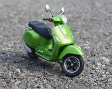 Load image into Gallery viewer, WELLY 1:18 2017 GTS 125CC Sports Classic Model Diecast Metal Motorcycle
